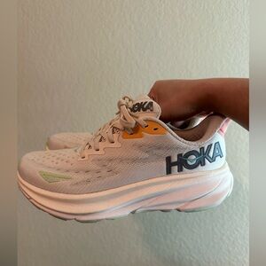 Hoka Clifton 9